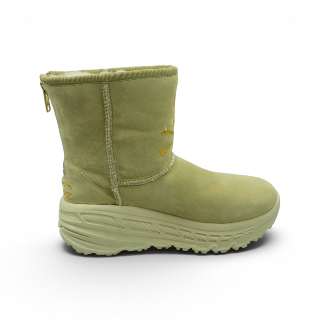 Mastermind Japan x Ugg tracksoles shearling boots